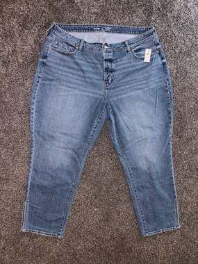 Old Navy Extra High-Waisted Button-Fly Sky-Hi Straight Non-Stretch Cropped Jeans